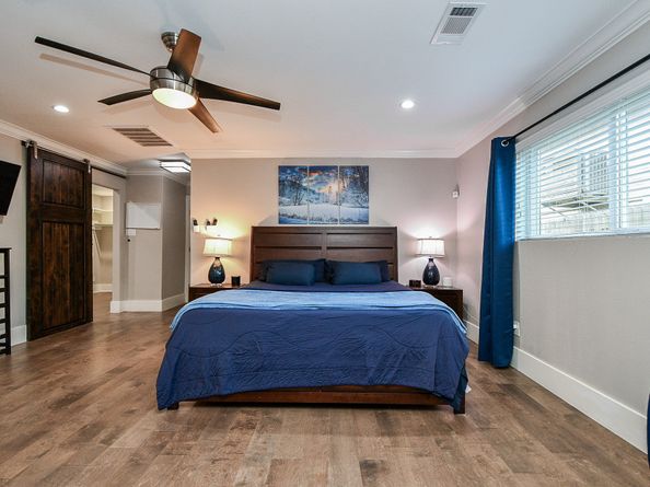 5507 S Braeswood Boulevard, Houston TX 77096