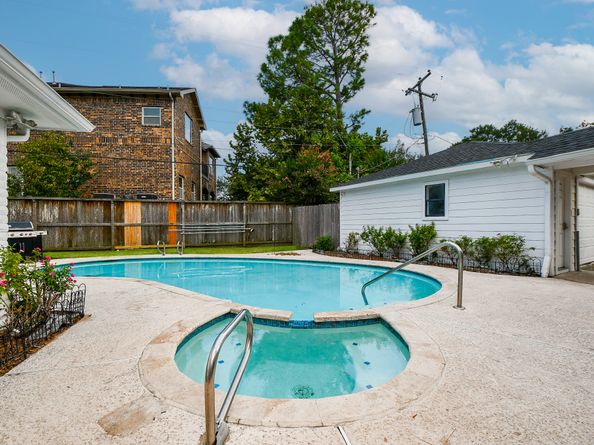 5507 S Braeswood Boulevard, Houston TX 77096