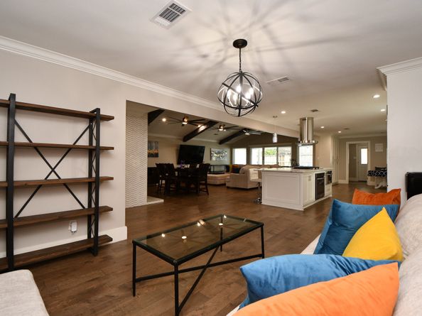 5507 S Braeswood Boulevard, Houston TX 77096