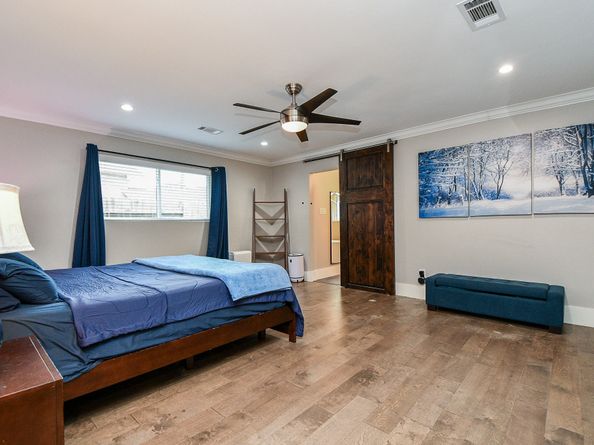5507 S Braeswood Boulevard, Houston TX 77096