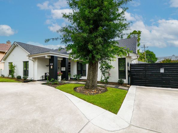 5507 S Braeswood Boulevard, Houston TX 77096