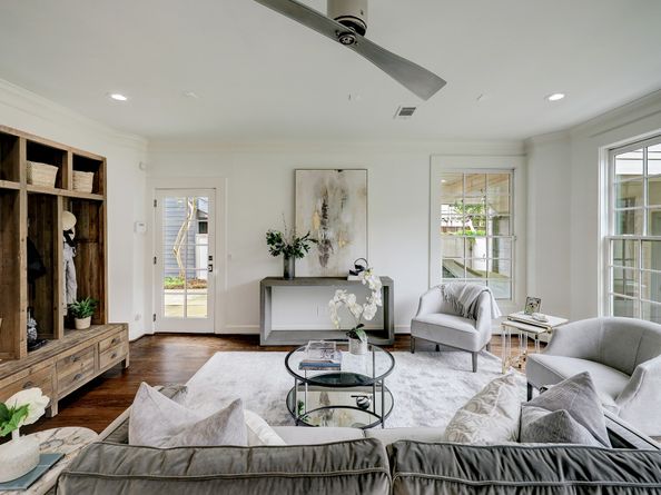 2027 Branard Street, Houston TX 77098