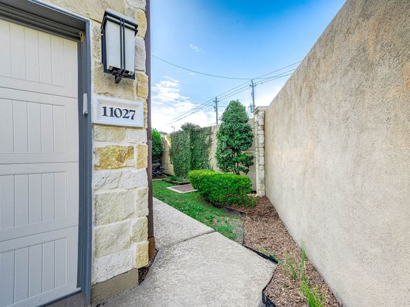 11027 Acorn Falls Drive, Houston TX 77043