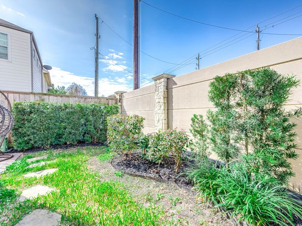 11027 Acorn Falls Drive, Houston TX 77043