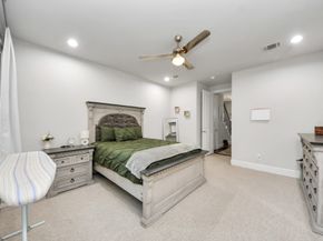 9614 Riddlewood Ln, Houston TX 77025