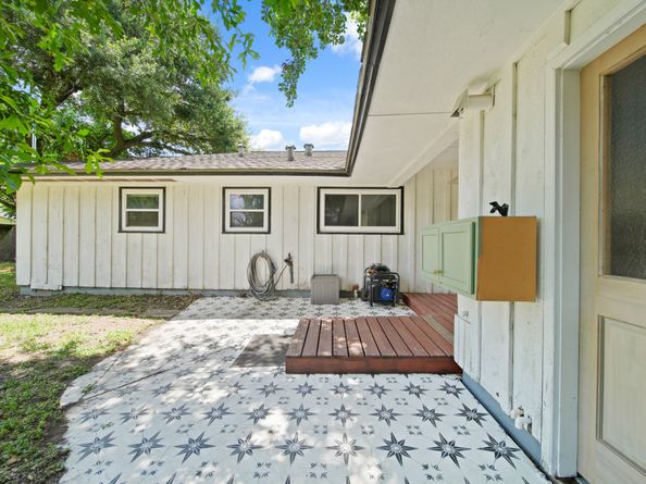 5411 Meadow Creek Lane, Houston TX 77017