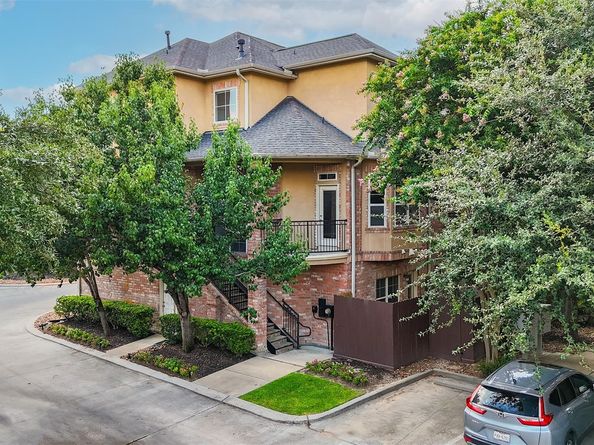 53 Versante Court, Houston TX 77070