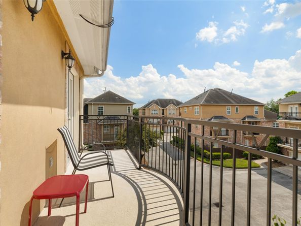 53 Versante Court, Houston TX 77070