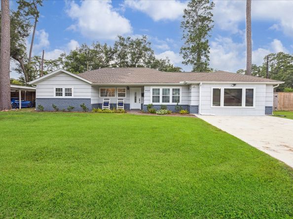 9925 Warwana Road, Houston TX 77080