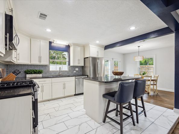 9925 Warwana Road, Houston TX 77080