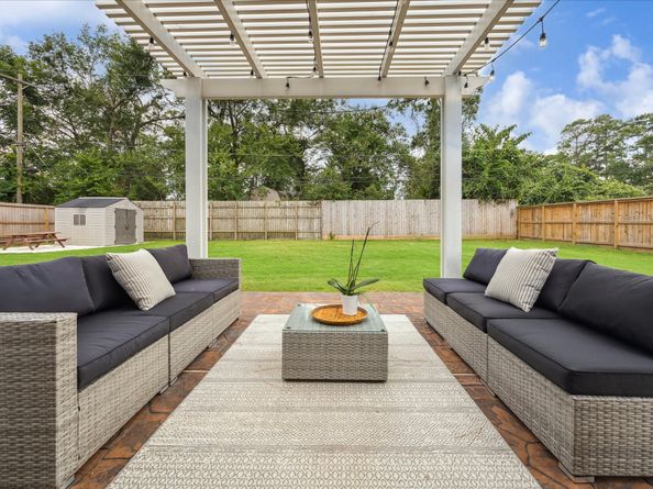 9925 Warwana Road, Houston TX 77080