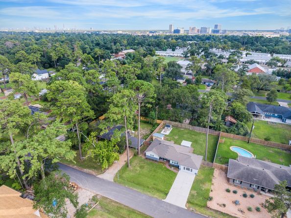 9925 Warwana Road, Houston TX 77080