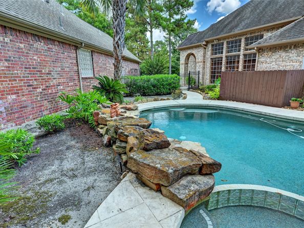 7 N Spring Brook Court Court, The Woodlands TX 77382