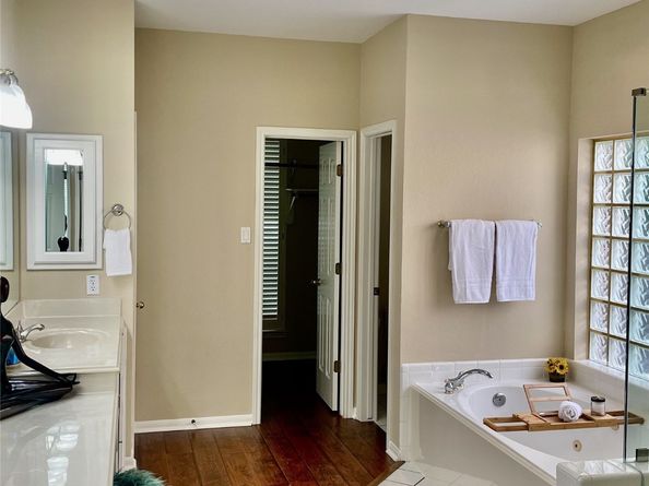 19 Rivercoach Lane W, Sugar Land TX 77479