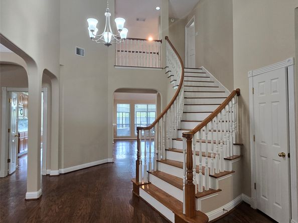 19 Rivercoach Lane W, Sugar Land TX 77479