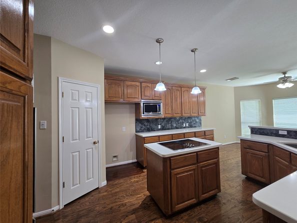 19 Rivercoach Lane W, Sugar Land TX 77479