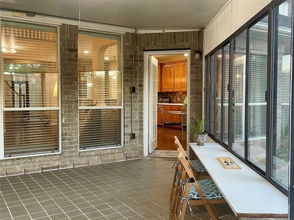 19 Rivercoach Lane W, Sugar Land TX 77479