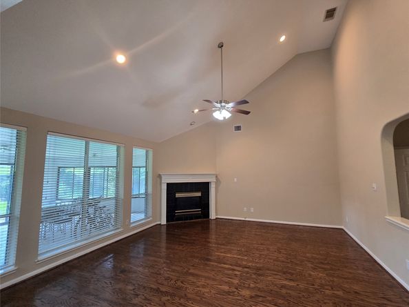 19 Rivercoach Lane W, Sugar Land TX 77479