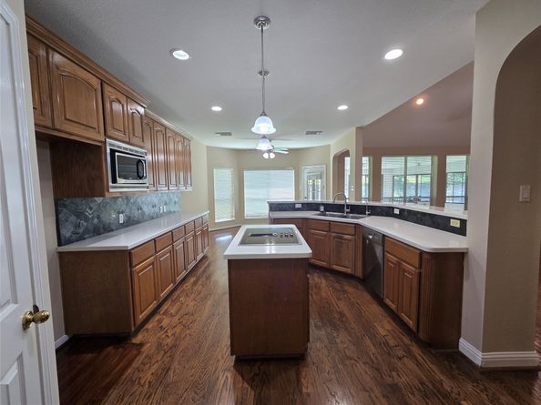 19 Rivercoach Lane, Sugar Land TX 77479