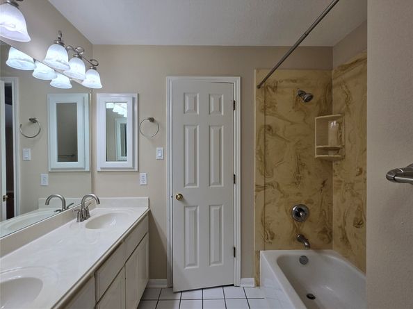 19 Rivercoach Lane, Sugar Land TX 77479