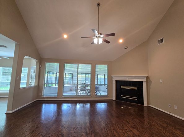 19 Rivercoach Lane, Sugar Land TX 77479
