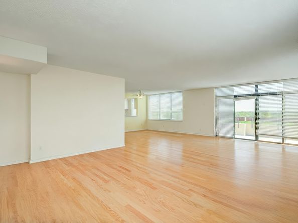 14655 Champion Forest Drive 1104, Houston TX 77069
