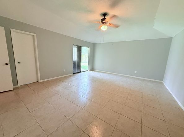 9578 W Airport Boulevard, Houston TX 77031