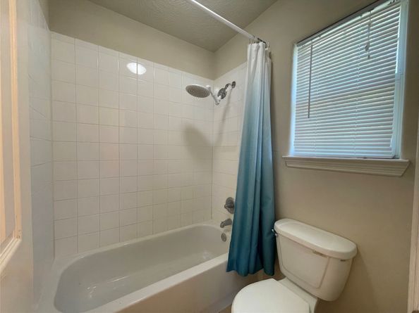 6418 England, Houston TX 77021