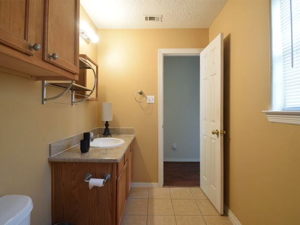 6418 England, Houston TX 77021