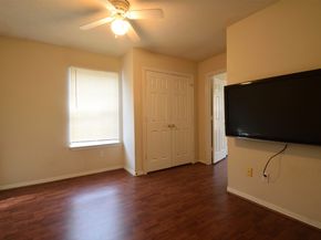 6418 England, Houston TX 77021