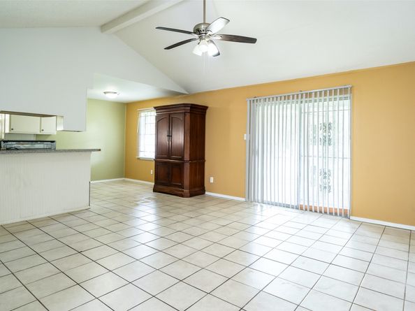 7613 Parker Road, Houston TX 77016