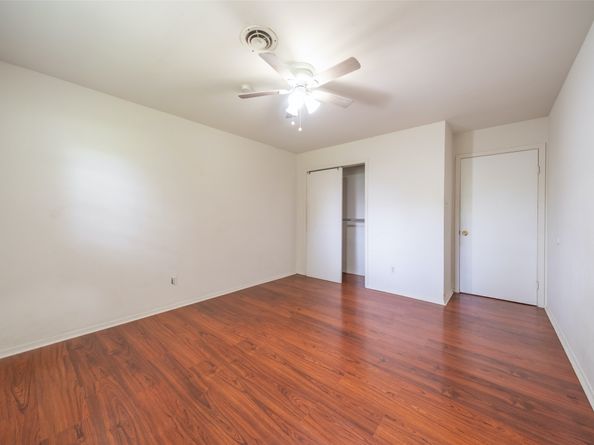 7613 Parker Road, Houston TX 77016