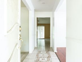 7613 Parker Road, Houston TX 77016