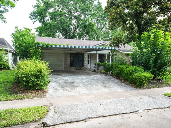 7613 Parker Road, Houston TX 77016