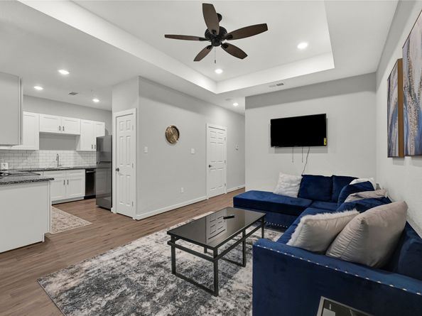 10317 Lake Rd 16ABCD, Houston TX 77070