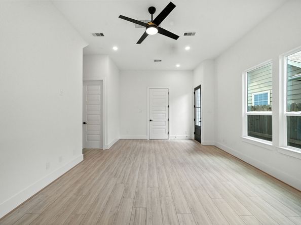 7131 Eastwood Street B, Houston TX 77021