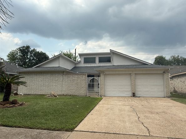 15722 Fox Springs Drive, Houston TX 77084