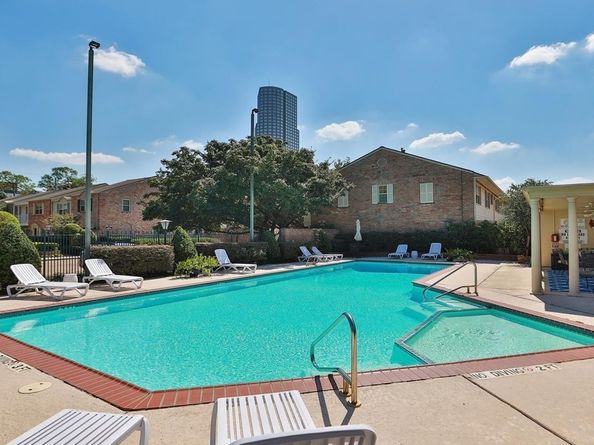 5874 Doliver Drive 121, Houston TX 77057