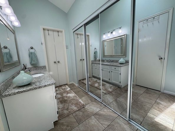 26 N Rushwing Circle, The Woodlands TX 77381
