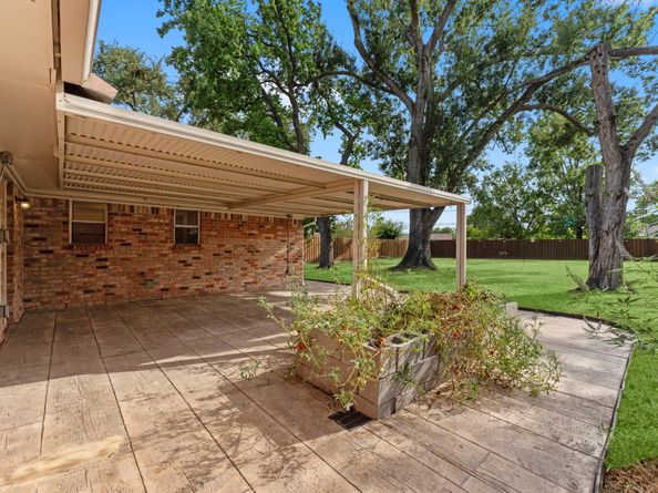 4135 Hill Oak Drive, Houston TX 77092