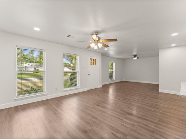 4135 Hill Oak Drive, Houston TX 77092