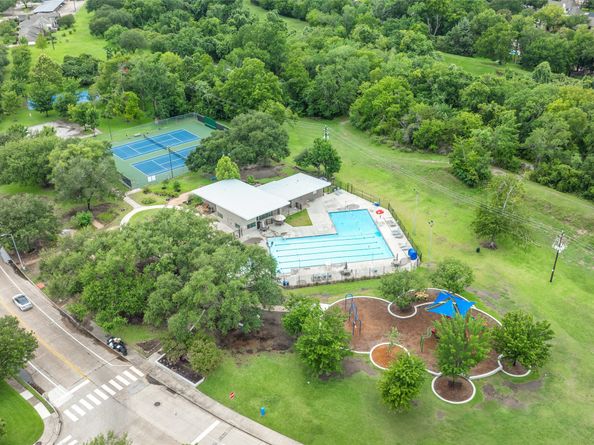 14110 Woodnook Drive, Houston TX 77077