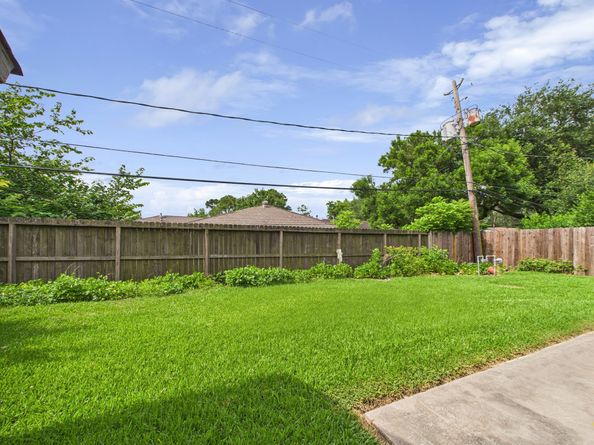 8206 Dillon Street, Houston TX 77061