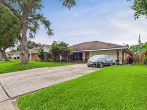 8206 Dillon Street, Houston TX 77061