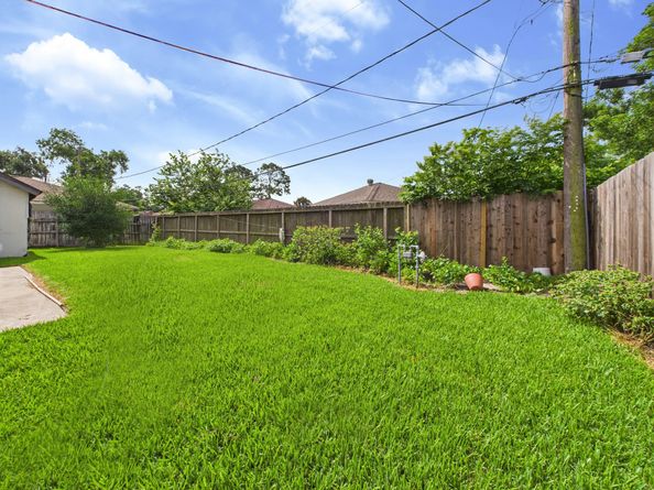8206 Dillon Street, Houston TX 77061