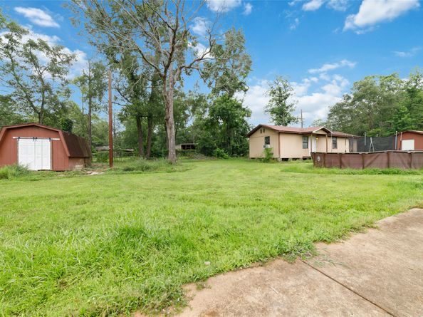 22951 Oak Shadows Place, New Caney TX 77357