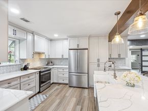 1926 Mapleton Drive, Houston TX 77043