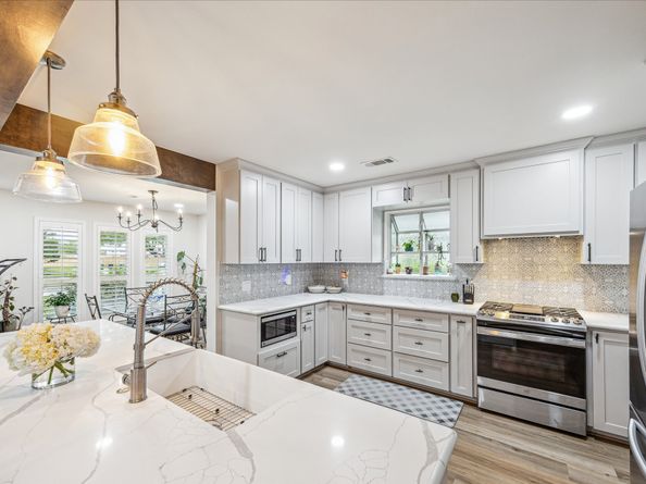 1926 Mapleton Drive, Houston TX 77043