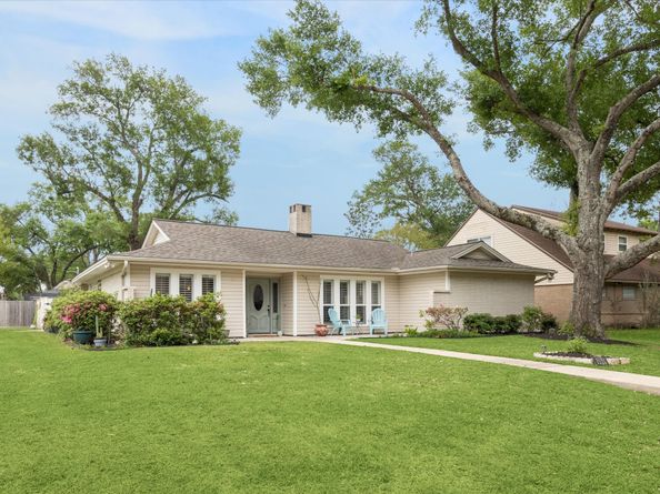 1926 Mapleton Drive, Houston TX 77043