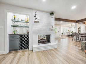 1926 Mapleton Drive, Houston TX 77043
